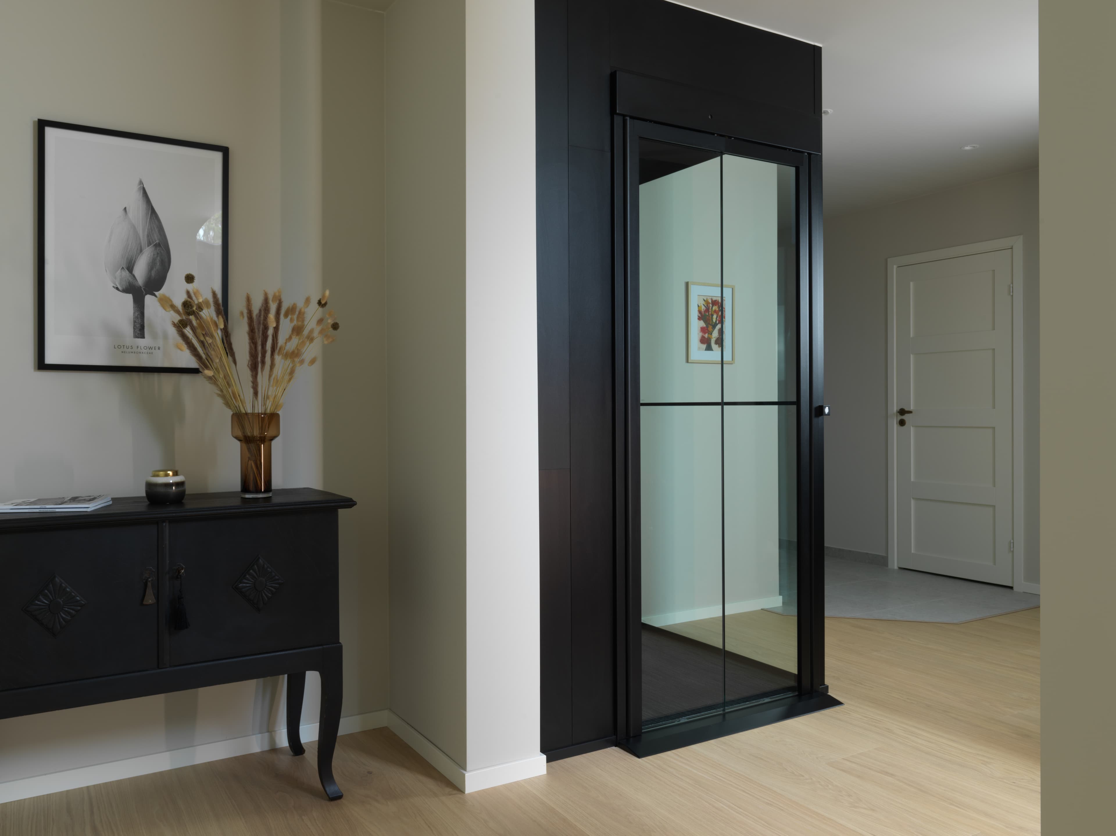Swift Pro lifestyle image 1